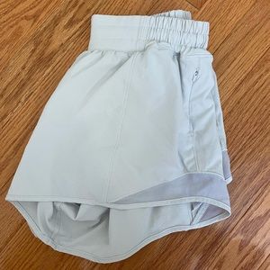 lu lu lemon shorts looks new size 8 tall